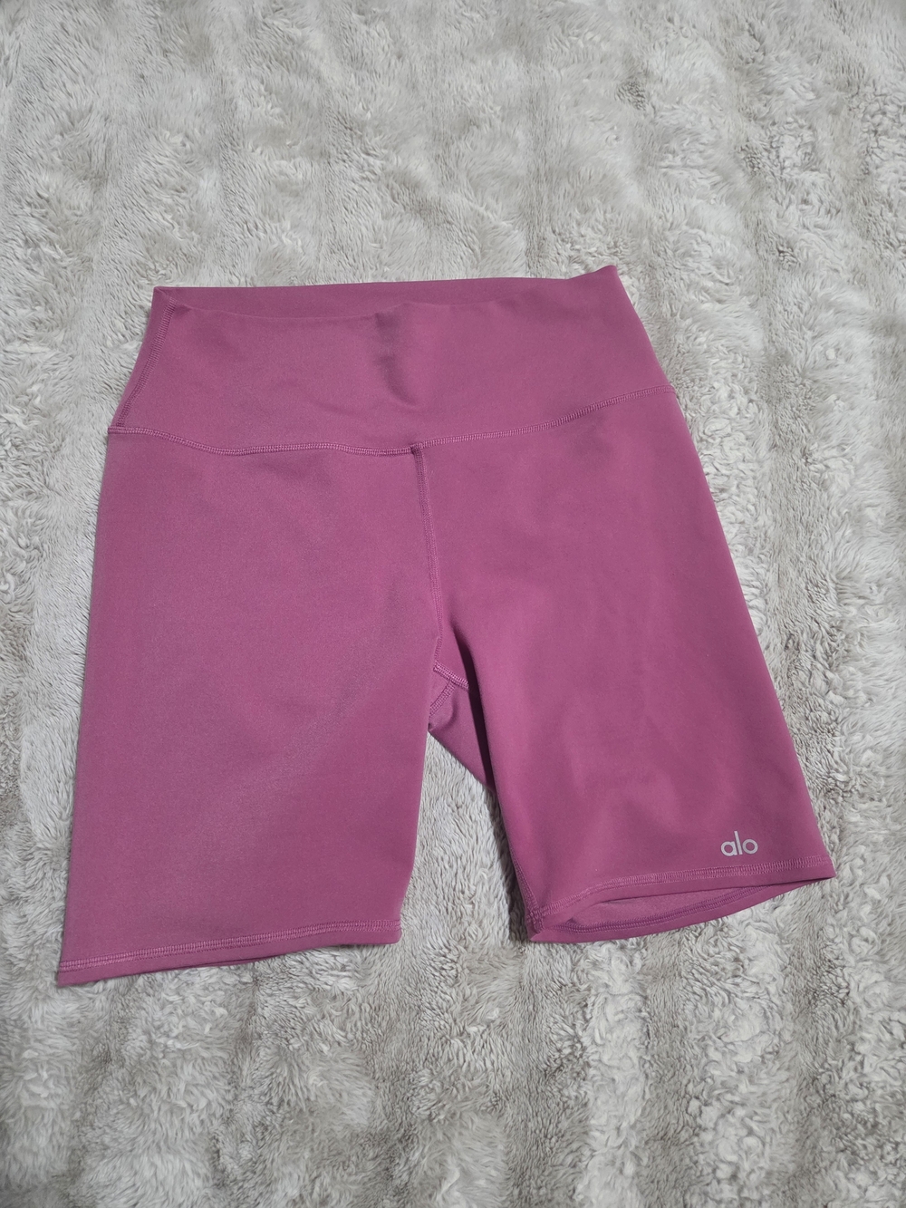 ALO Yoga Women's Bike Shorts L in Rose Pink. 7" High Waist Raisin